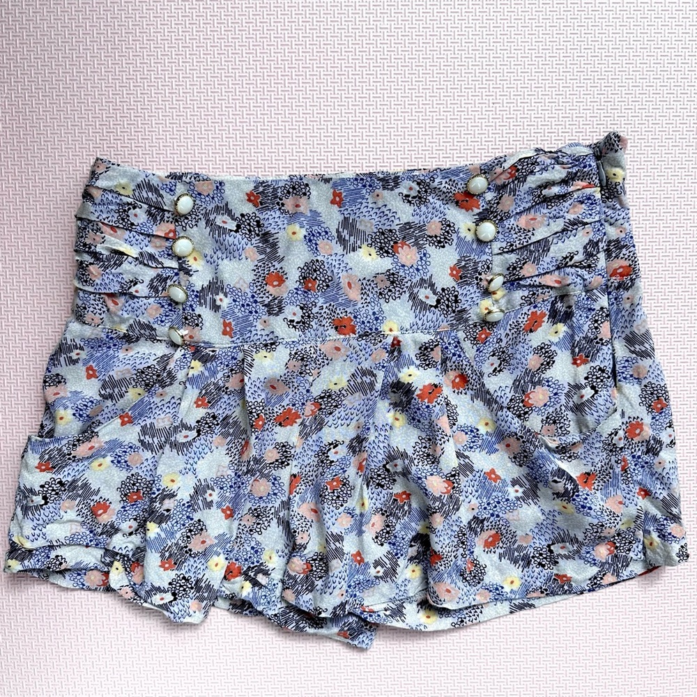 Lola Floral Patterned Women's Shorts
